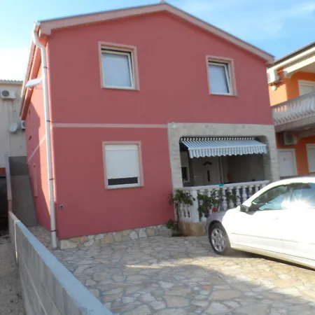 Niko Apartment *